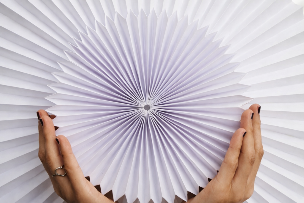 Origami contemporain et design papier réalisés par DesignPapierAVD à Bordeaux