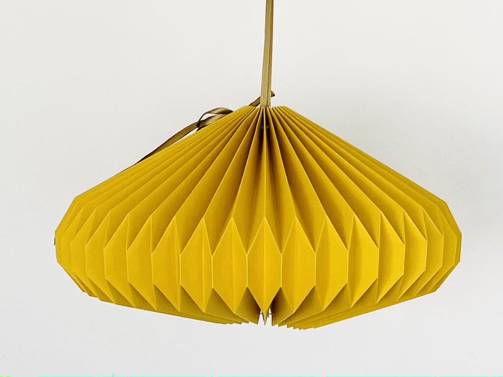 Créations sur mesure en origami et design papier personnalisées par le studio AVD